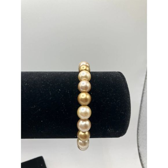 Homemade Faux Gold & Cream Colored Pearls Stretchy 2.75 Bracelet! - Picture 7 of 11